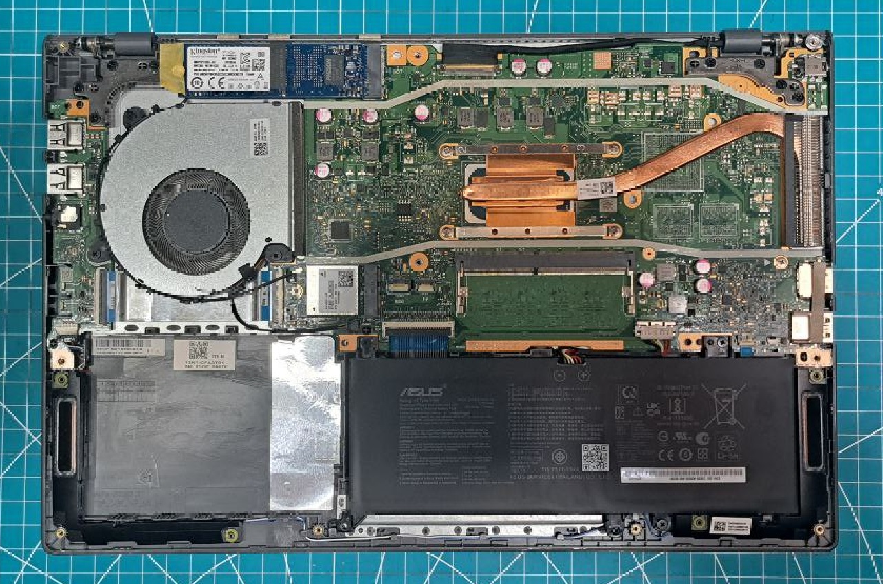 Внутреннее устройство ноутбука ASUS TUF ROG