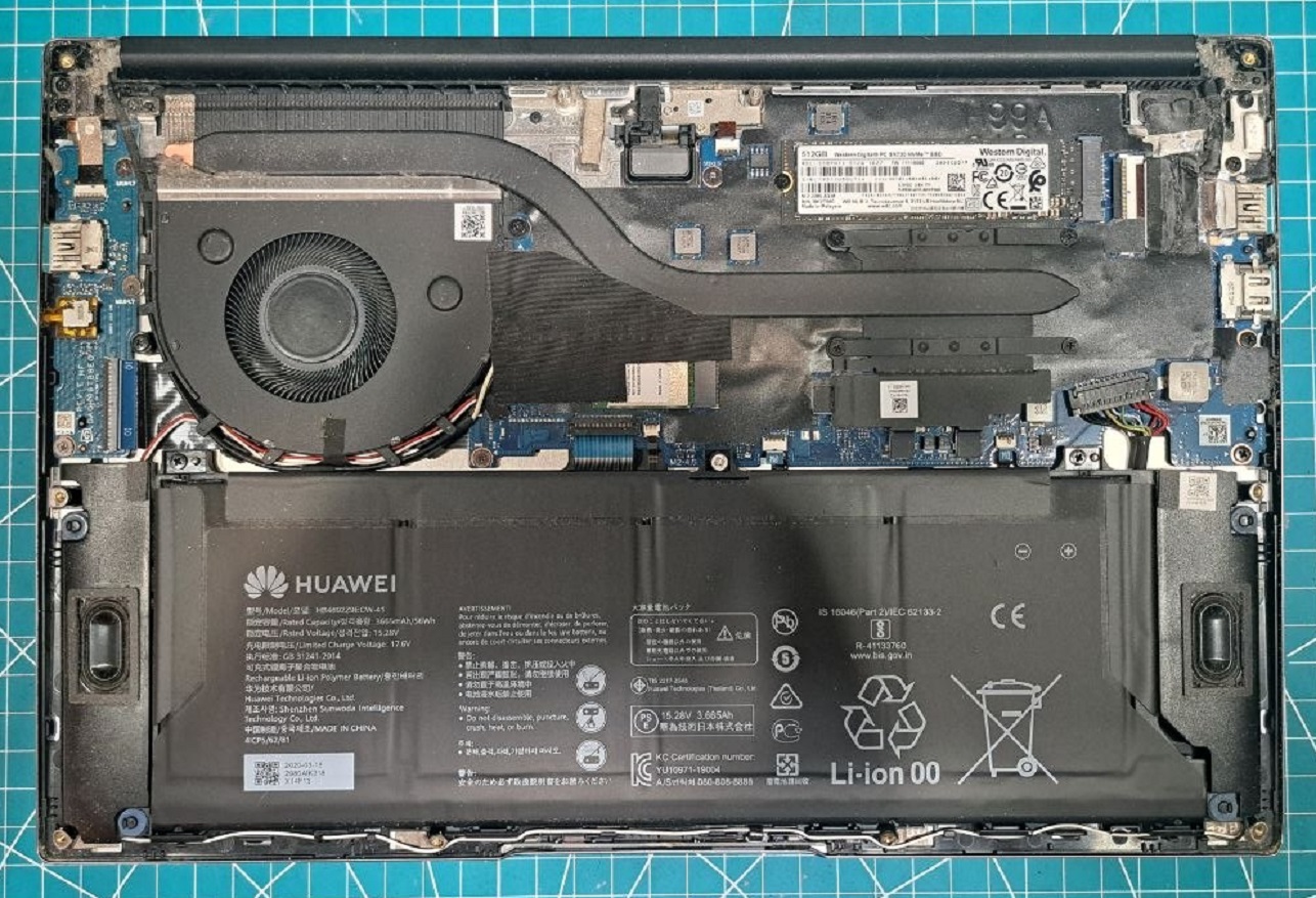 Ультрабук Huawei MateBook с NVMe SSD WD